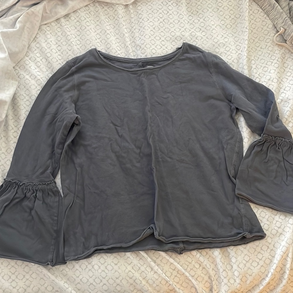 Grey top